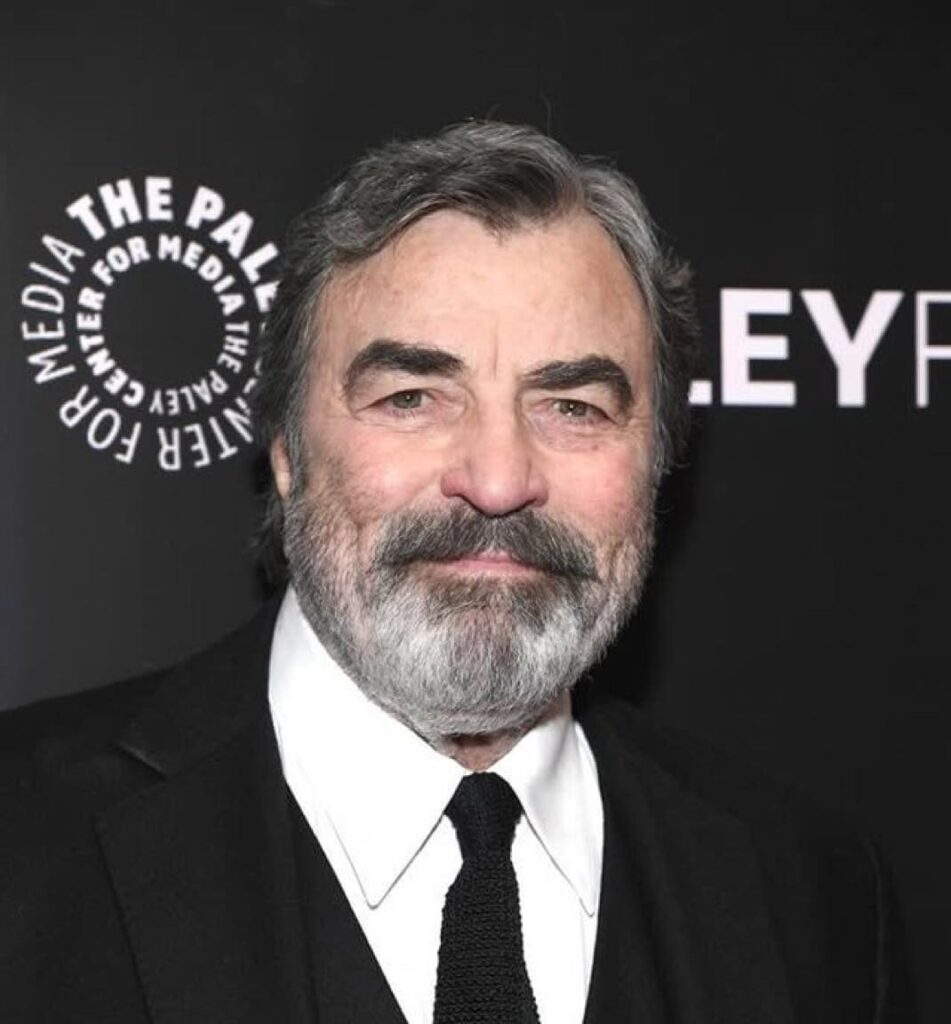 Apple tv annonce une comédie avec tom selleck et elizabeth banks