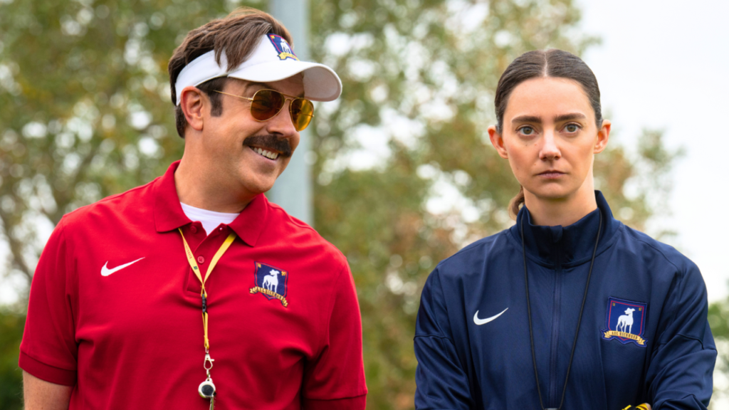Ted lasso saison 4 : un héros d'empathie face au cynisme