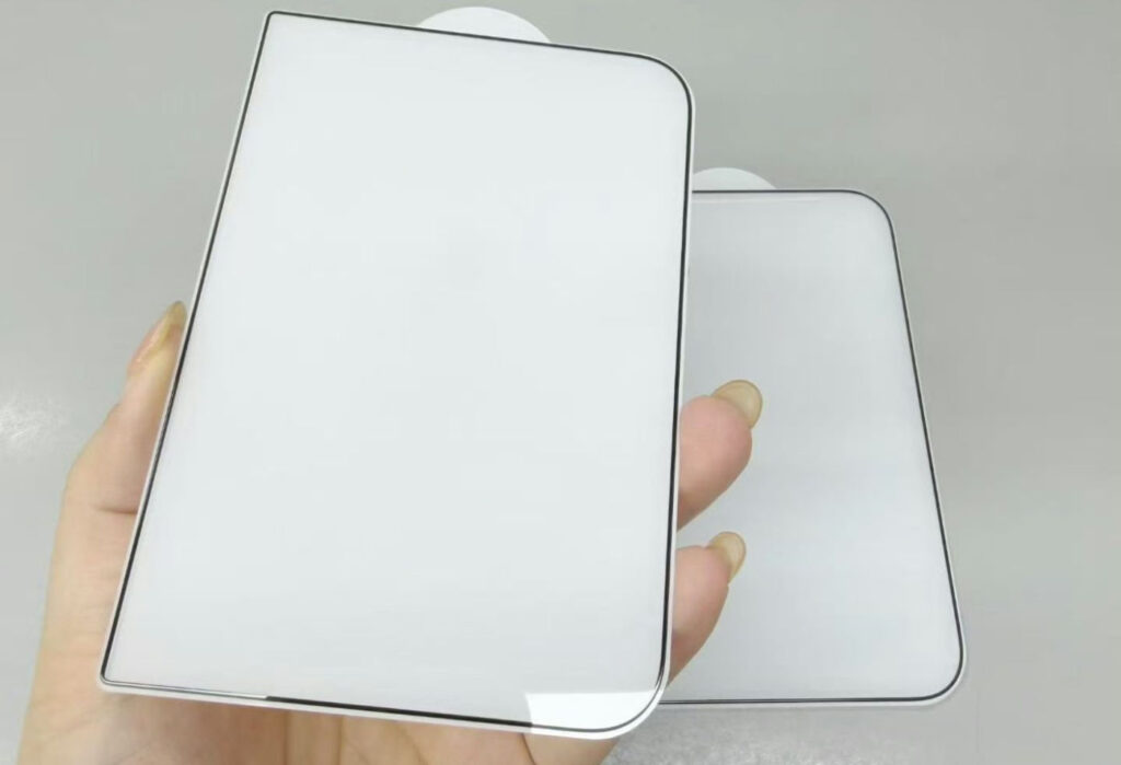Liphone ultra pliable dévoile un design asymétrique inédit