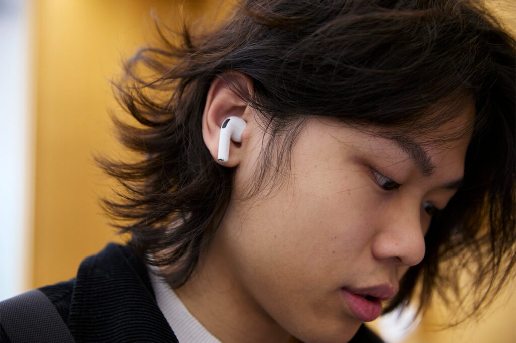 Airpods avec caméras prévus pour 2027