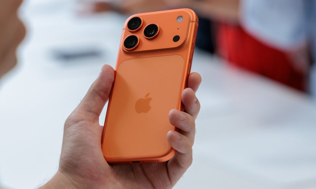 Un iphone 17 pro survit à une chute de 1,1 km en plein vol