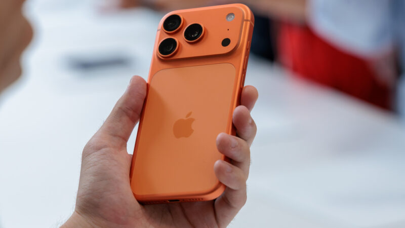 Un iphone 17 pro survit à une chute de 1,1 km en plein vol