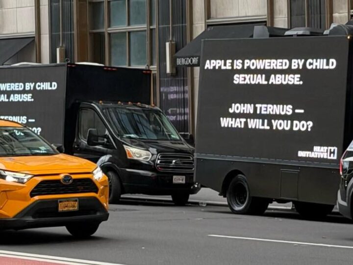 Mobilisation à new york contre apple lors du lancement de l&rsquo;iphone 18 pro