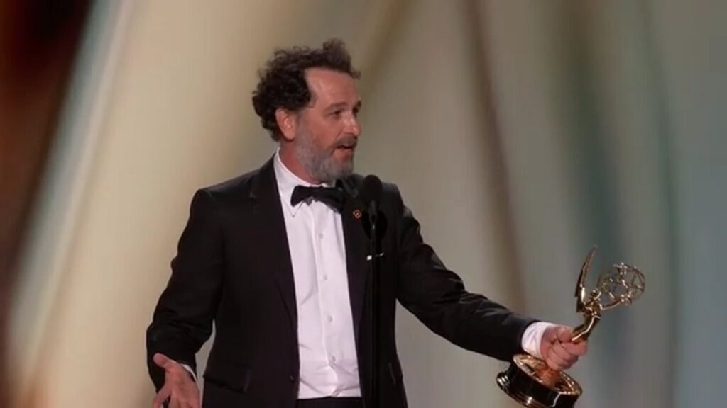 Apple tv triomphe aux emmy awards 2026 avec 28 récompenses