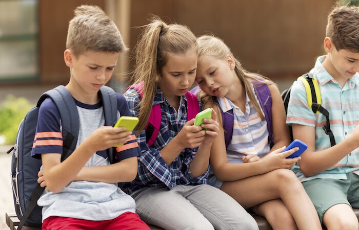 Apple et l&rsquo;aap lancent un guide pour encadrer l&rsquo;utilisation des écrans par les enfants