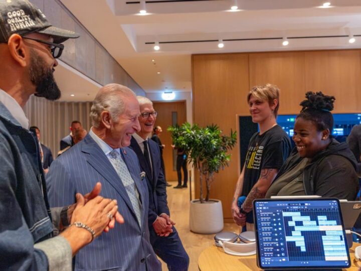 Apple lance des creative labs pour former les jeunes au numérique