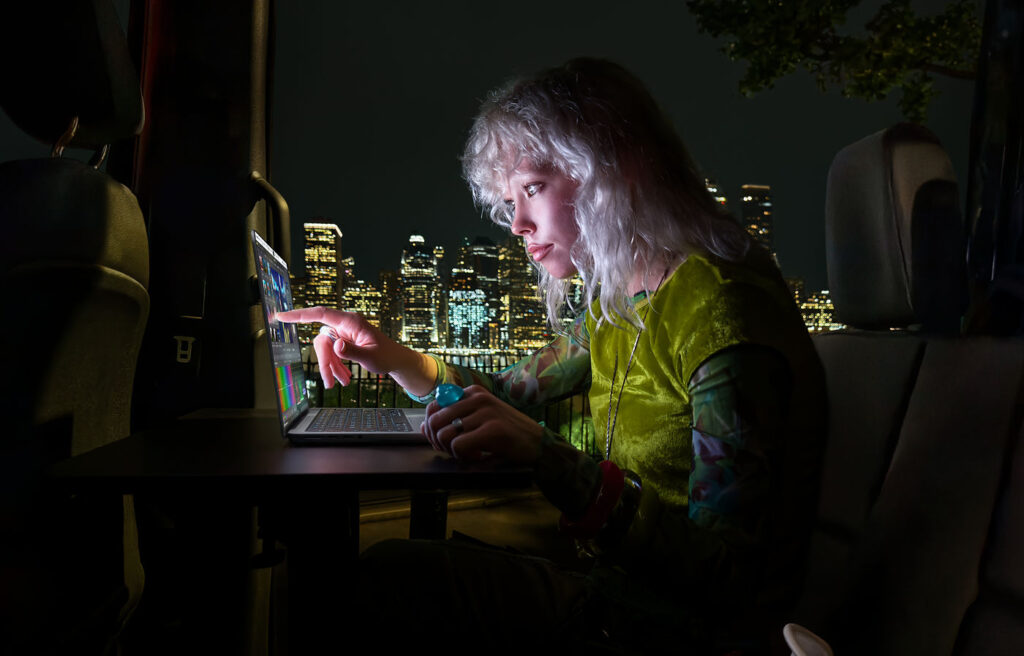 Nouveau macbook pro avec écran oled et interface tactile