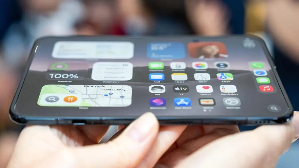 Test de l'iphone duo : un smartphone pliable prometteur mais imparfait Test de l'iphone duo : un smartphone pliable prometteur mais imparfait