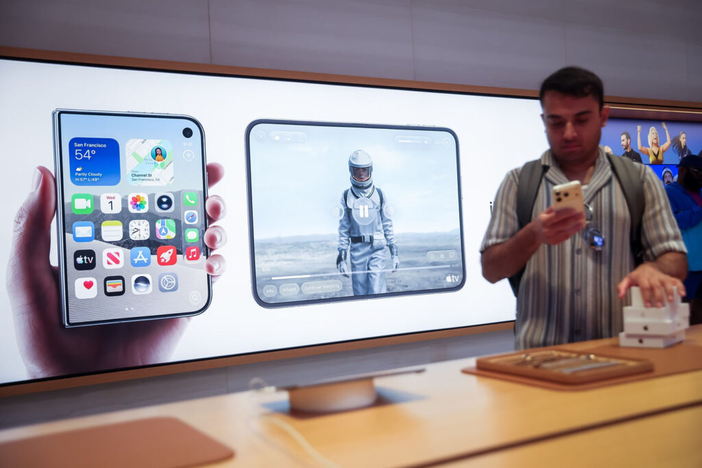 Lancement de l'iphone duo et disponibilité en apple store